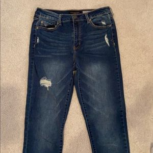 Aeropostale Highwaisted Distressed Jeggings